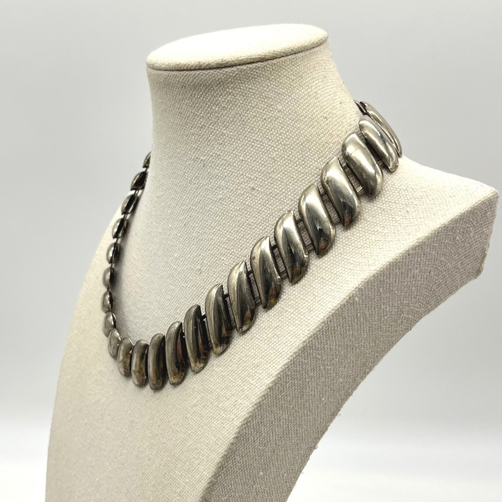 Vintage Silver Tone Sculptural Ribbed Link Collar Statement Necklace 18 Inch